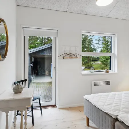 3 Bedroom Pet Friendly In Græsted