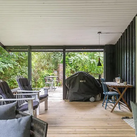 3 Bedroom Pet Friendly In *