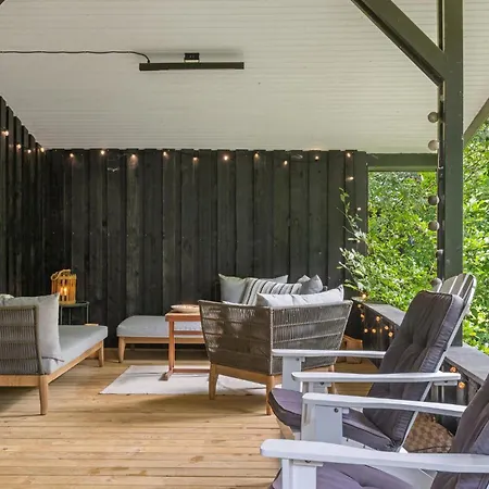 3 Bedroom Pet Friendly In