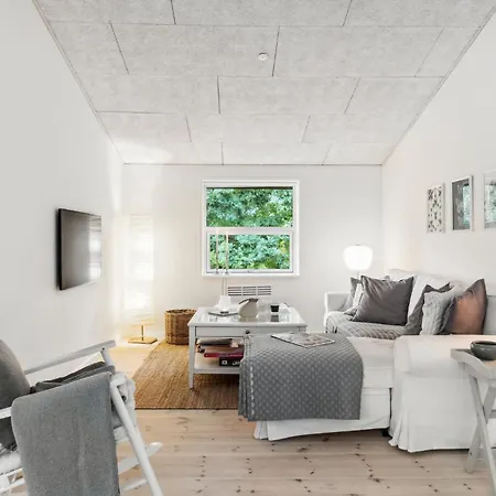 3 Bedroom Pet Friendly In Græsted